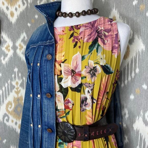 COOLPLES Pleated Yellow Floral Multi Maxi Dress - Picture 14 of 16